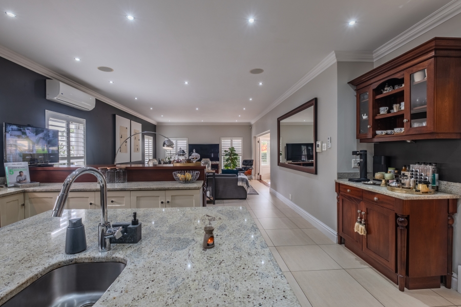 6 Bedroom Property for Sale in La Lucia KwaZulu-Natal