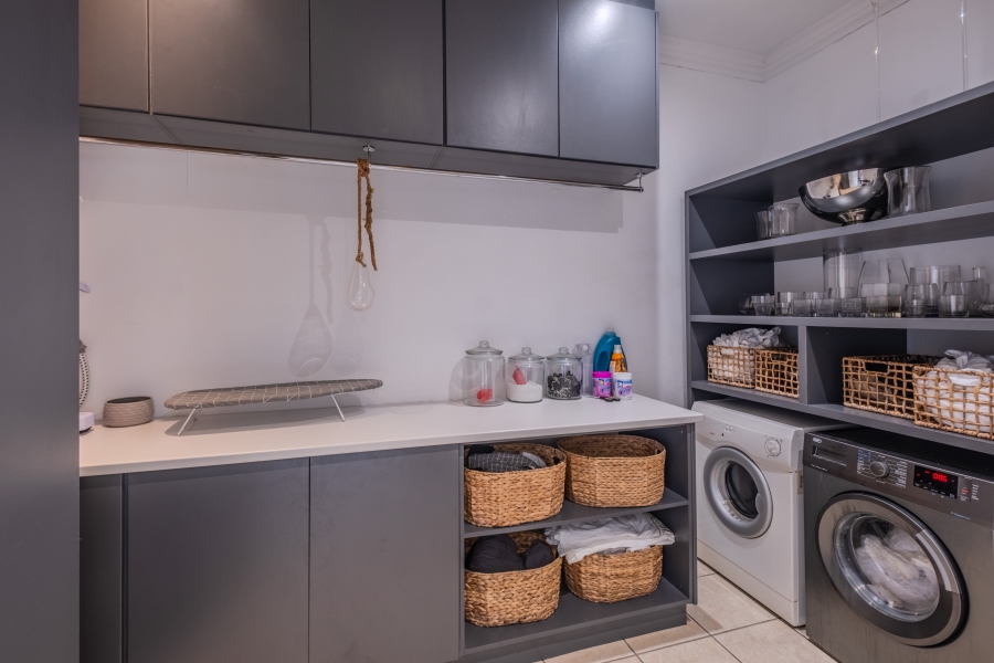 6 Bedroom Property for Sale in La Lucia KwaZulu-Natal