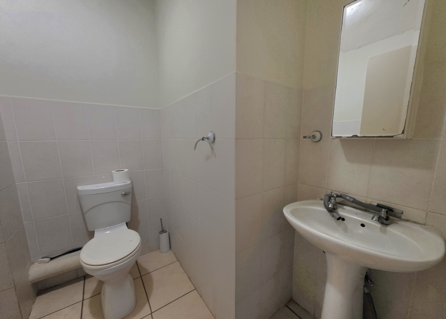 2 Bedroom Property for Sale in Empangeni Central KwaZulu-Natal