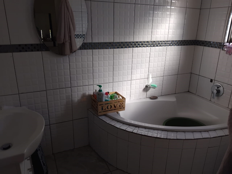 3 Bedroom Property for Sale in Esikhawini KwaZulu-Natal