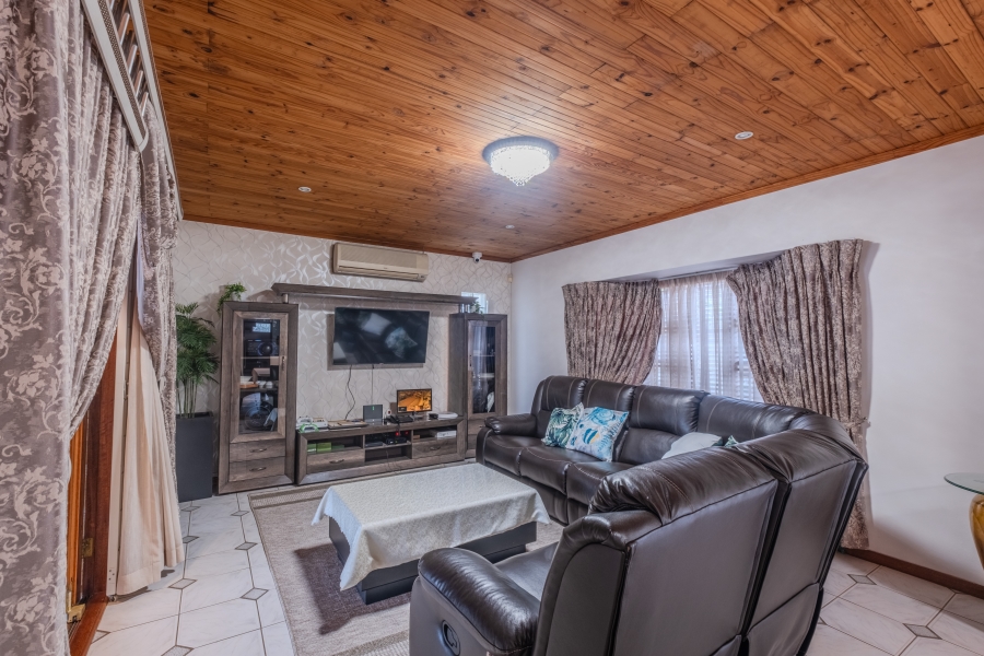 To Let 3 Bedroom Property for Rent in Sunningdale KwaZulu-Natal