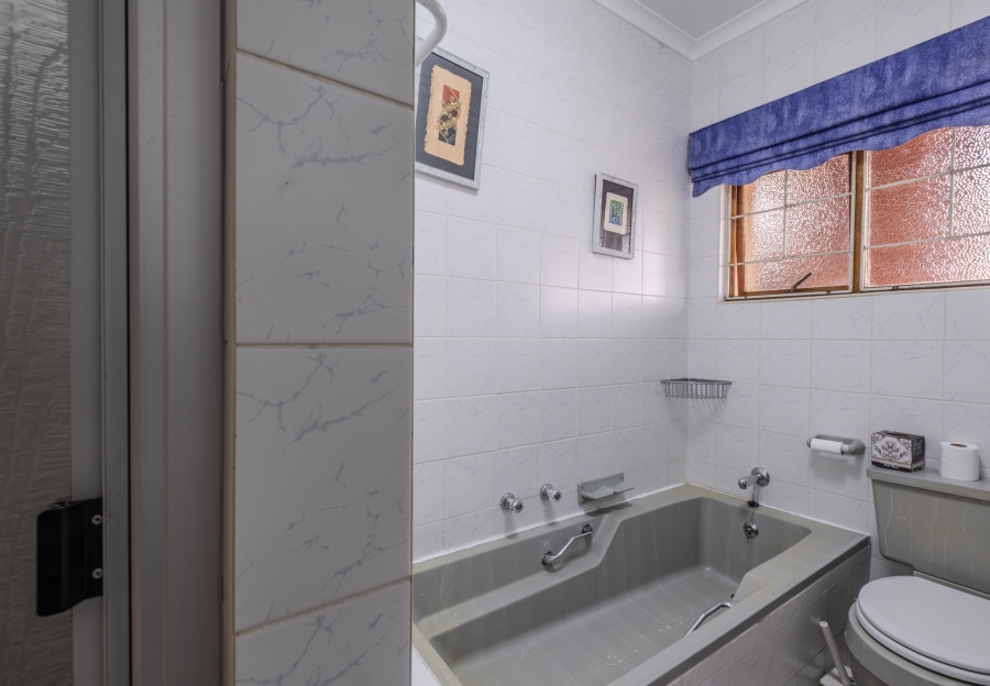 To Let 3 Bedroom Property for Rent in Sunningdale KwaZulu-Natal