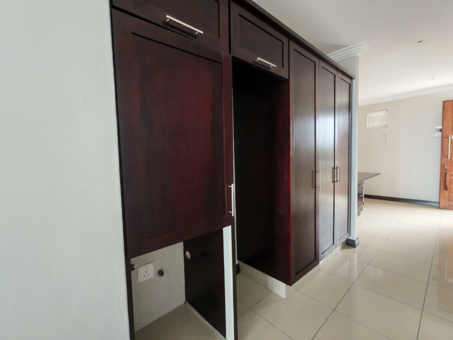 To Let 3 Bedroom Property for Rent in Umhlanga KwaZulu-Natal