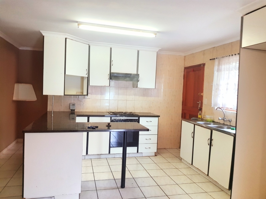 To Let 3 Bedroom Property for Rent in Kenville KwaZulu-Natal