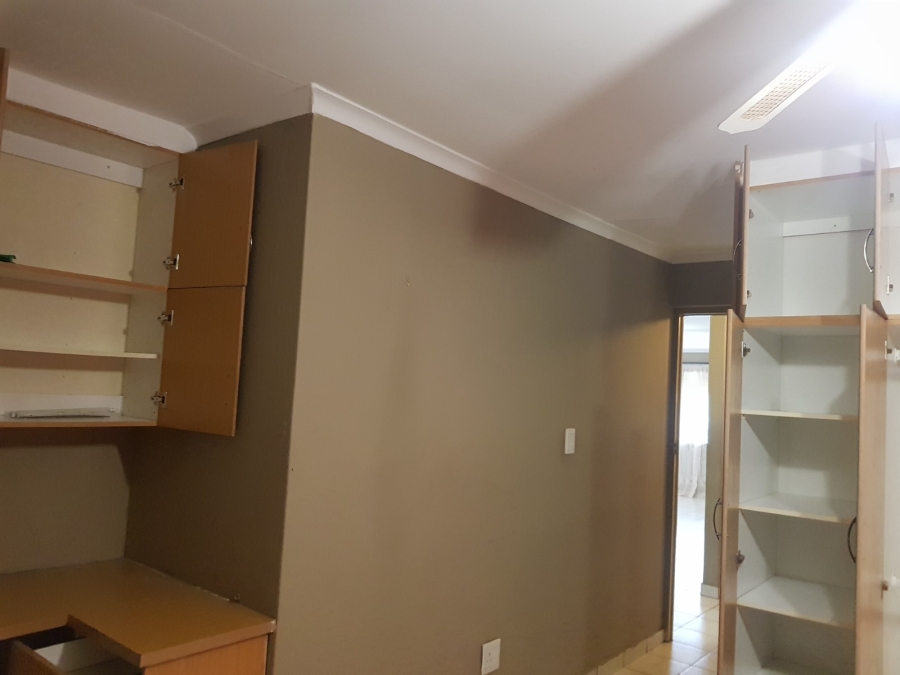 To Let 3 Bedroom Property for Rent in Kenville KwaZulu-Natal
