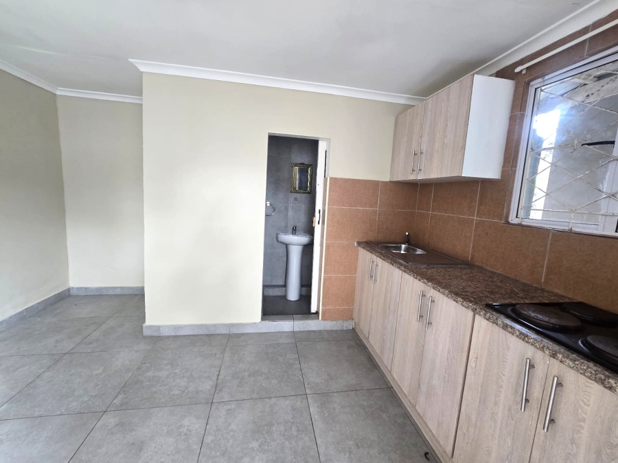 To Let 1 Bedroom Property for Rent in Athlone KwaZulu-Natal