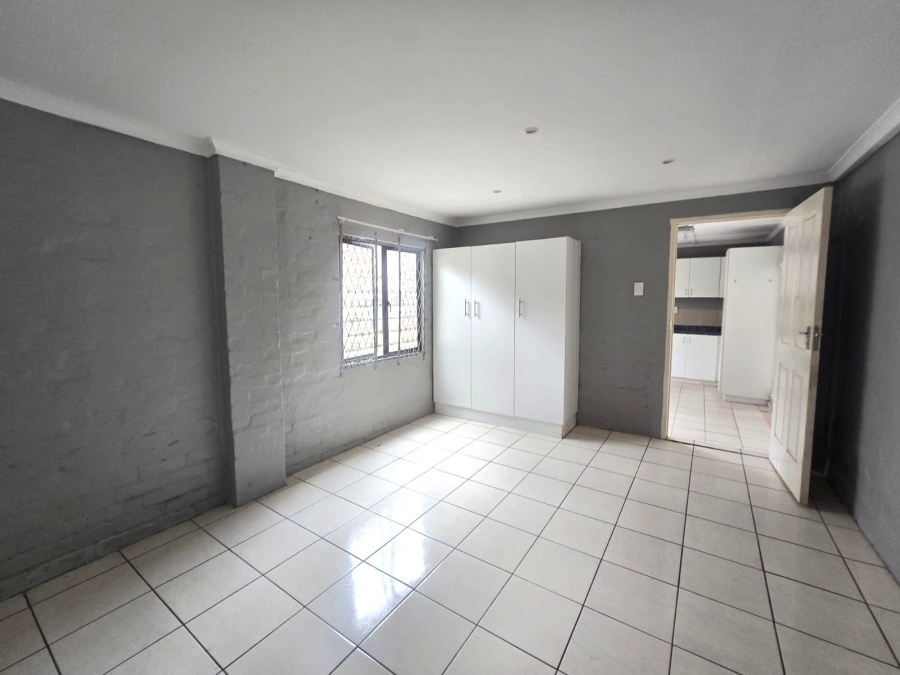 To Let 2 Bedroom Property for Rent in Athlone KwaZulu-Natal