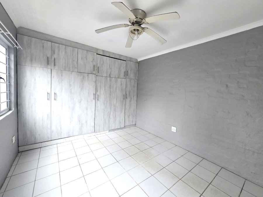 To Let 2 Bedroom Property for Rent in Athlone KwaZulu-Natal