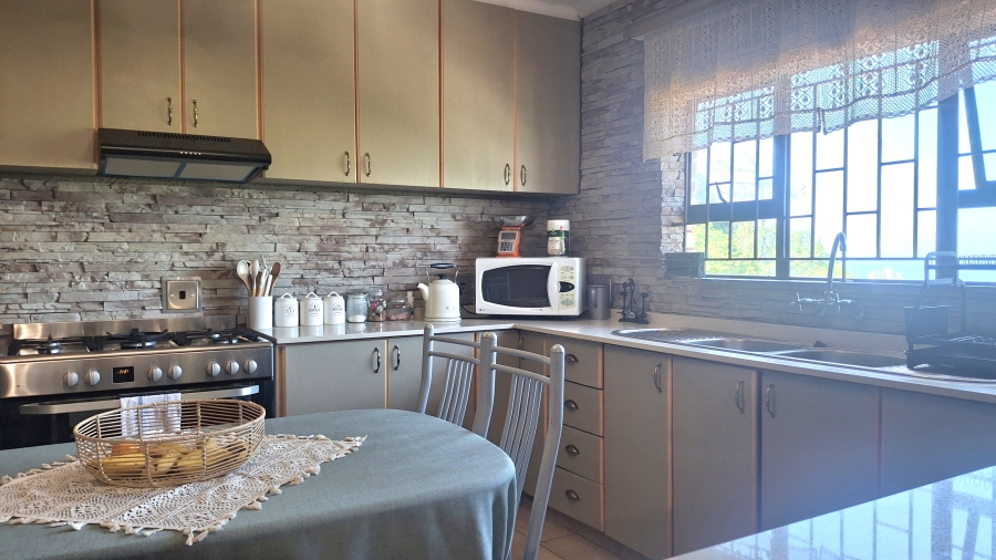 4 Bedroom Property for Sale in Amanzimtoti KwaZulu-Natal