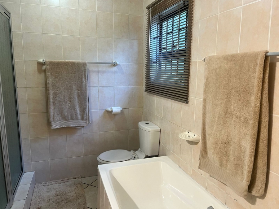 4 Bedroom Property for Sale in Amanzimtoti KwaZulu-Natal