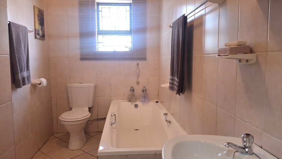 4 Bedroom Property for Sale in Amanzimtoti KwaZulu-Natal