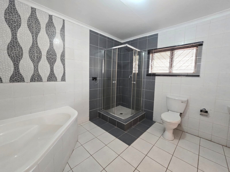 To Let 4 Bedroom Property for Rent in Glen Hills KwaZulu-Natal