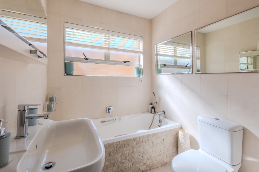 4 Bedroom Property for Sale in Umhlanga KwaZulu-Natal