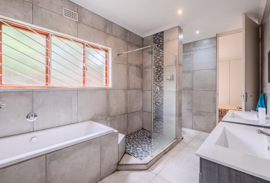 4 Bedroom Property for Sale in Herrwood Park KwaZulu-Natal