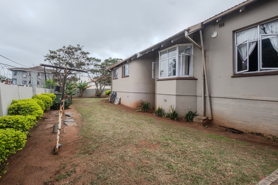To Let 3 Bedroom Property for Rent in Athlone KwaZulu-Natal