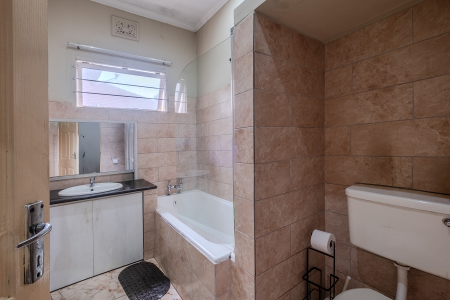 To Let 3 Bedroom Property for Rent in Athlone KwaZulu-Natal