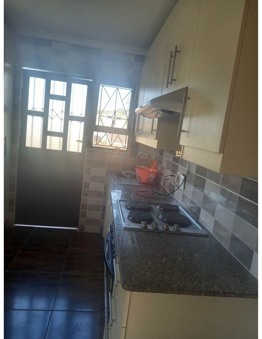 To Let 2 Bedroom Property for Rent in Lovu KwaZulu-Natal