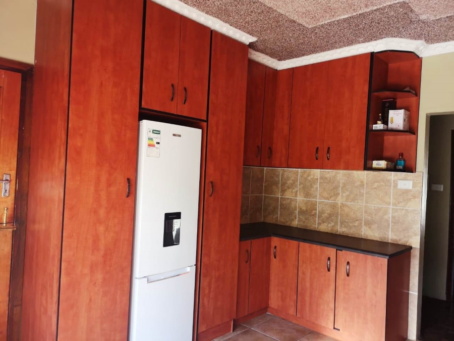 To Let 5 Bedroom Property for Rent in Howick West KwaZulu-Natal