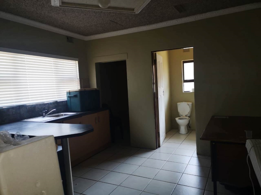 To Let 5 Bedroom Property for Rent in Howick West KwaZulu-Natal