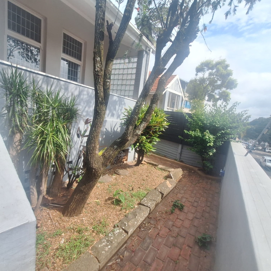 To Let 2 Bedroom Property for Rent in Essenwood KwaZulu-Natal
