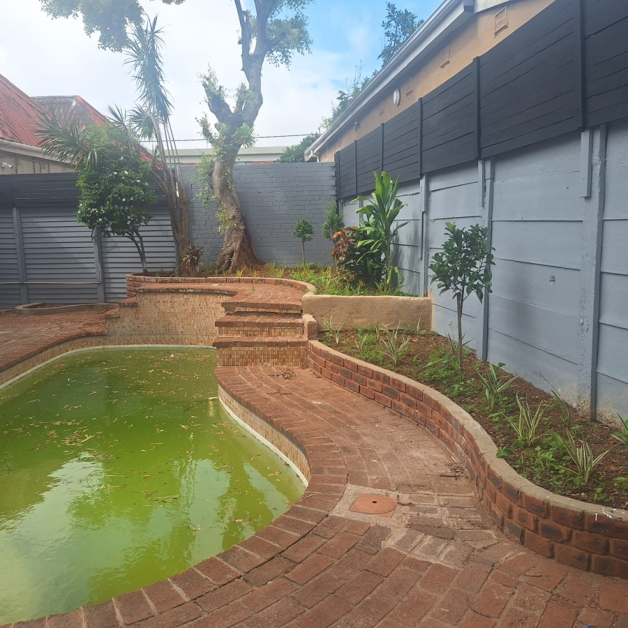To Let 2 Bedroom Property for Rent in Essenwood KwaZulu-Natal