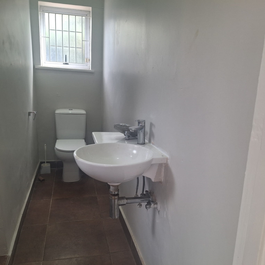 To Let 2 Bedroom Property for Rent in Essenwood KwaZulu-Natal
