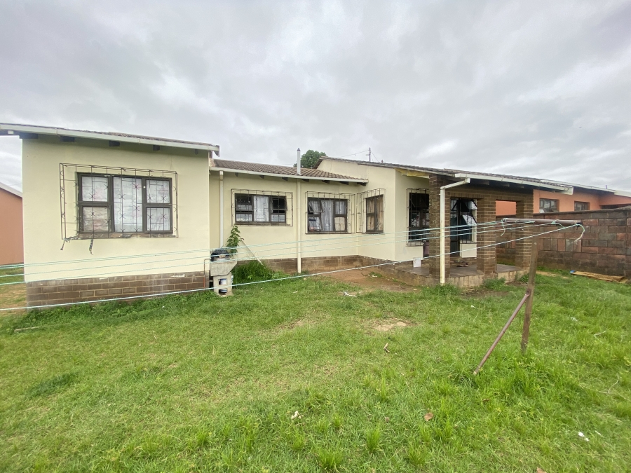 4 Bedroom Property for Sale in Kwamashu KwaZulu-Natal