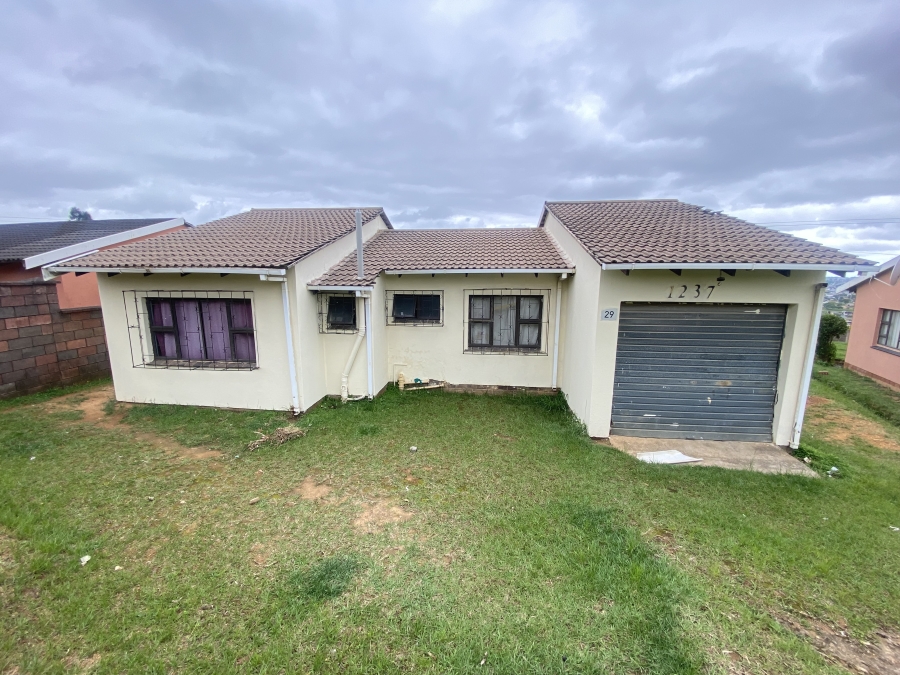 4 Bedroom Property for Sale in Kwamashu KwaZulu-Natal