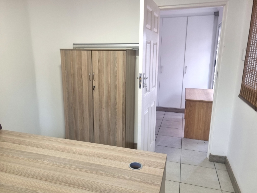 To Let 1 Bedroom Property for Rent in Durban North KwaZulu-Natal