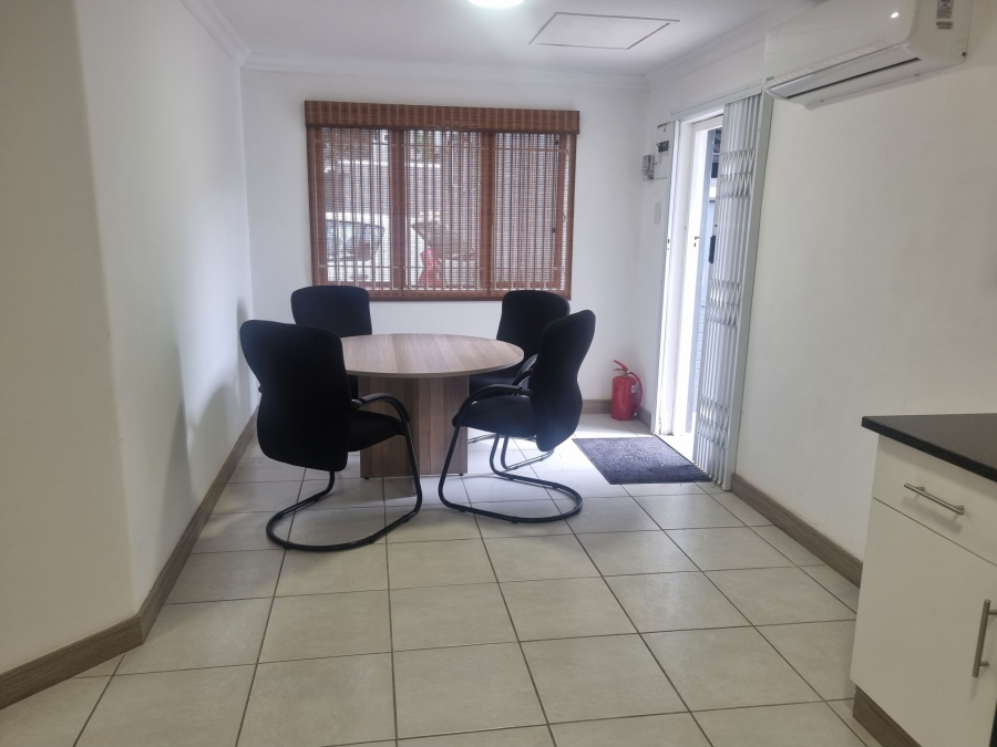To Let 1 Bedroom Property for Rent in Durban North KwaZulu-Natal