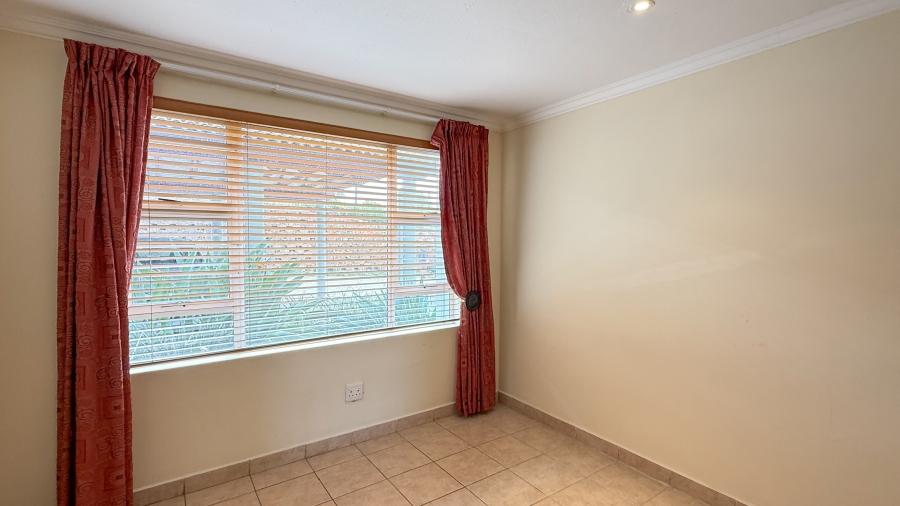 3 Bedroom Property for Sale in Westbrook KwaZulu-Natal