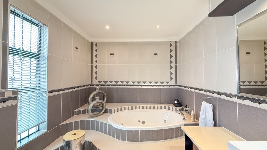 5 Bedroom Property for Sale in Westville Central KwaZulu-Natal