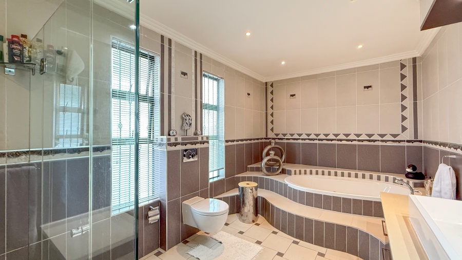 5 Bedroom Property for Sale in Westville Central KwaZulu-Natal