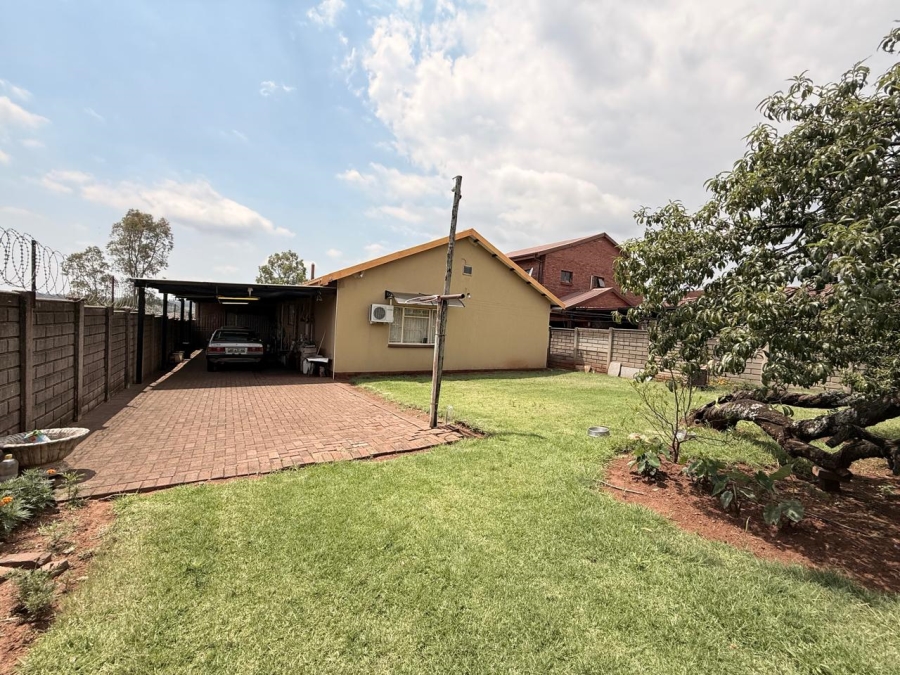3 Bedroom Property for Sale in Lennoxton KwaZulu-Natal
