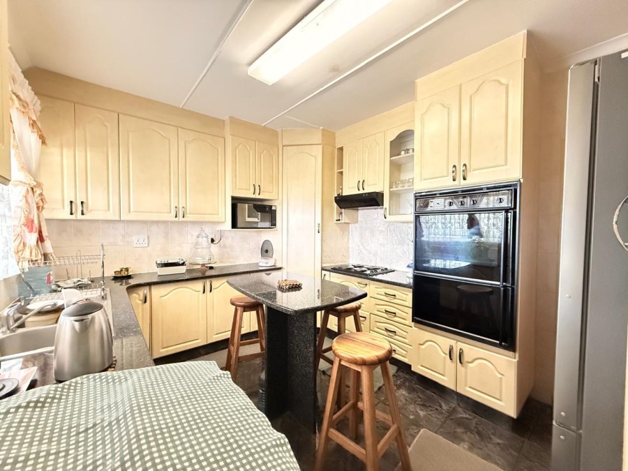 3 Bedroom Property for Sale in Lennoxton KwaZulu-Natal