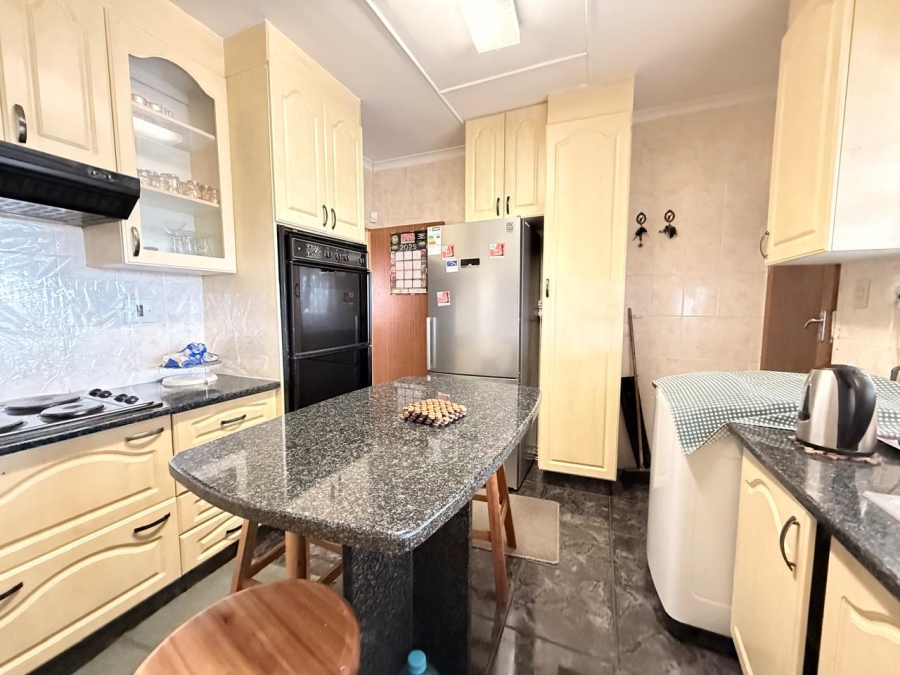 3 Bedroom Property for Sale in Lennoxton KwaZulu-Natal