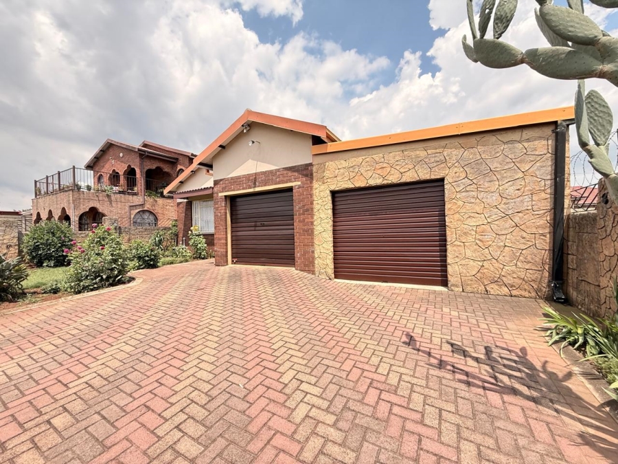 3 Bedroom Property for Sale in Lennoxton KwaZulu-Natal