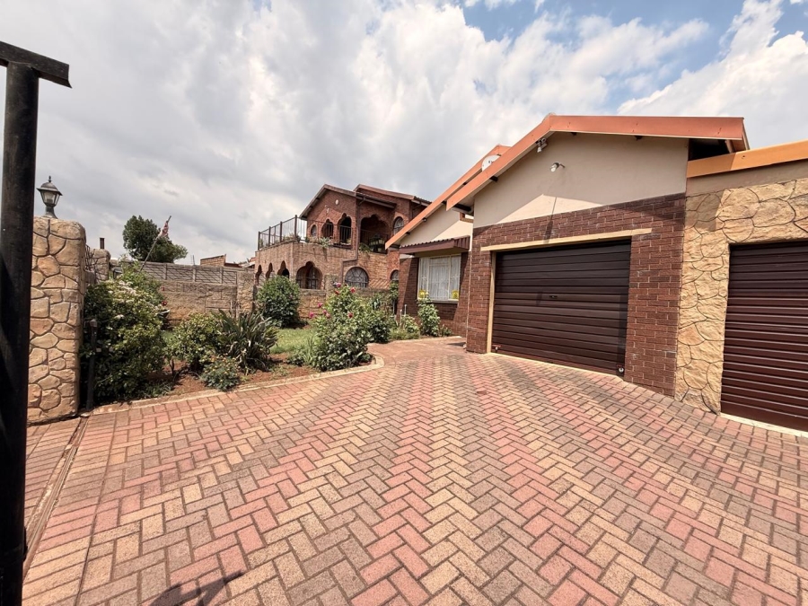 3 Bedroom Property for Sale in Lennoxton KwaZulu-Natal