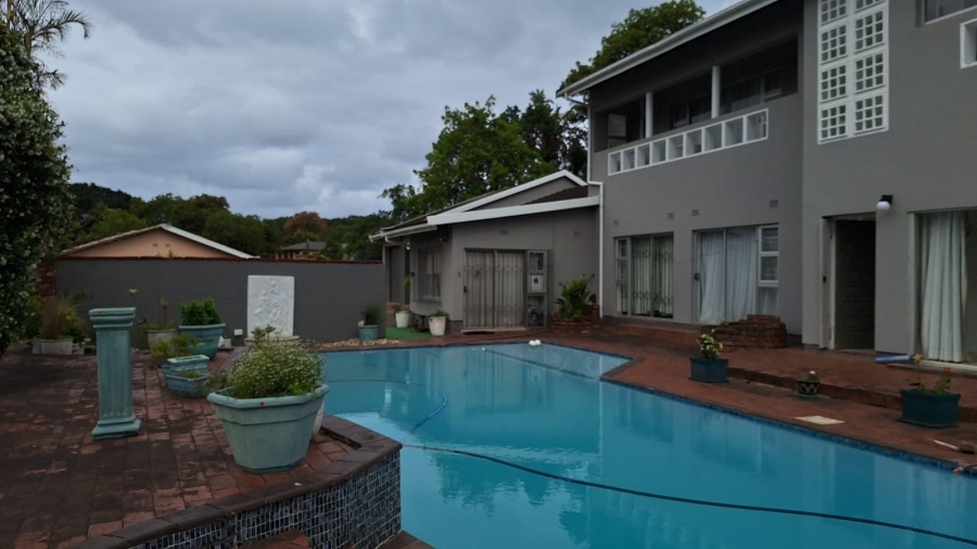 5 Bedroom Property for Sale in Uvongo KwaZulu-Natal