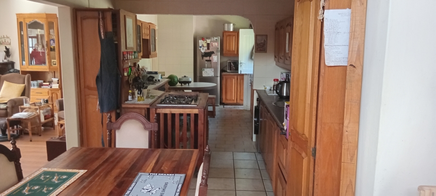 5 Bedroom Property for Sale in Uvongo KwaZulu-Natal