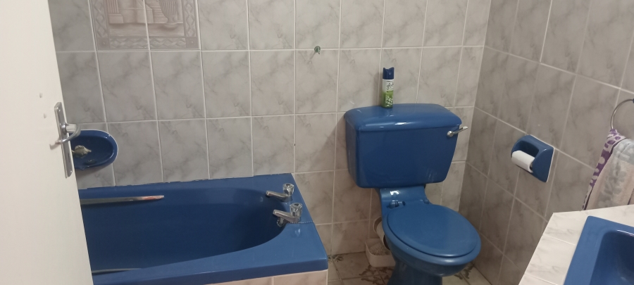 5 Bedroom Property for Sale in Uvongo KwaZulu-Natal