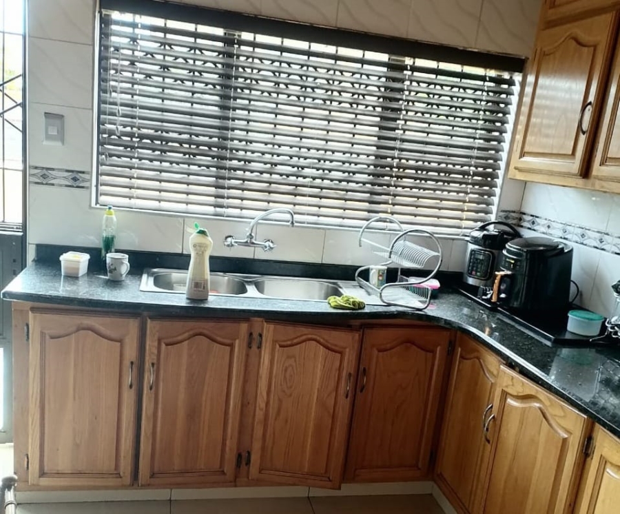 3 Bedroom Property for Sale in Acaciaville KwaZulu-Natal