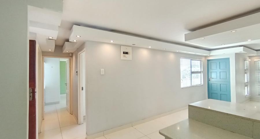 2 Bedroom Property for Sale in Amanzimtoti KwaZulu-Natal