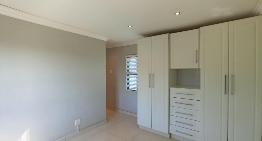 2 Bedroom Property for Sale in Amanzimtoti KwaZulu-Natal