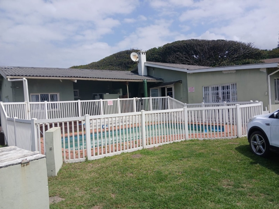 10 Bedroom Property for Sale in Hibberdene KwaZulu-Natal