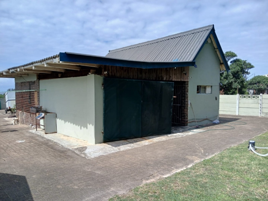 10 Bedroom Property for Sale in Hibberdene KwaZulu-Natal