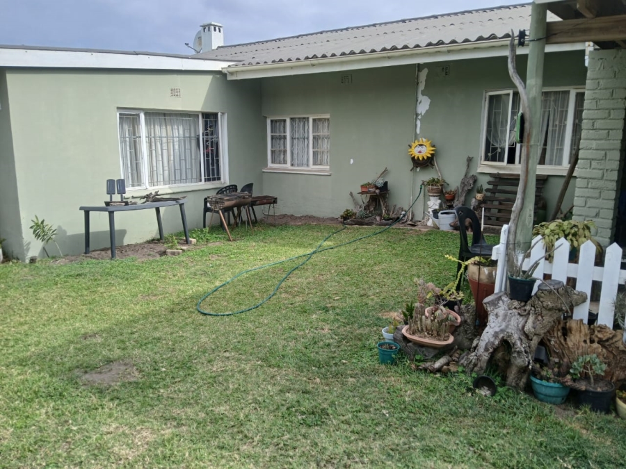 10 Bedroom Property for Sale in Hibberdene KwaZulu-Natal