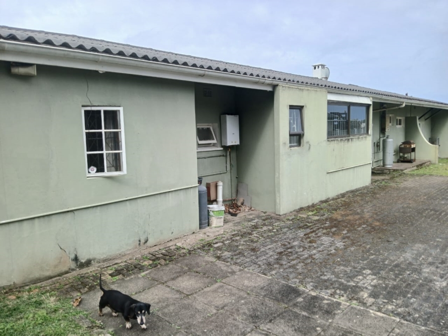 10 Bedroom Property for Sale in Hibberdene KwaZulu-Natal