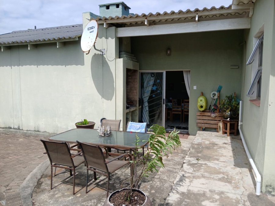 10 Bedroom Property for Sale in Hibberdene KwaZulu-Natal