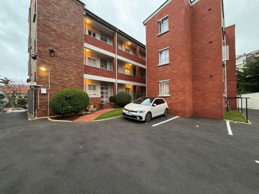 1 Bedroom Property for Sale in Essenwood KwaZulu-Natal